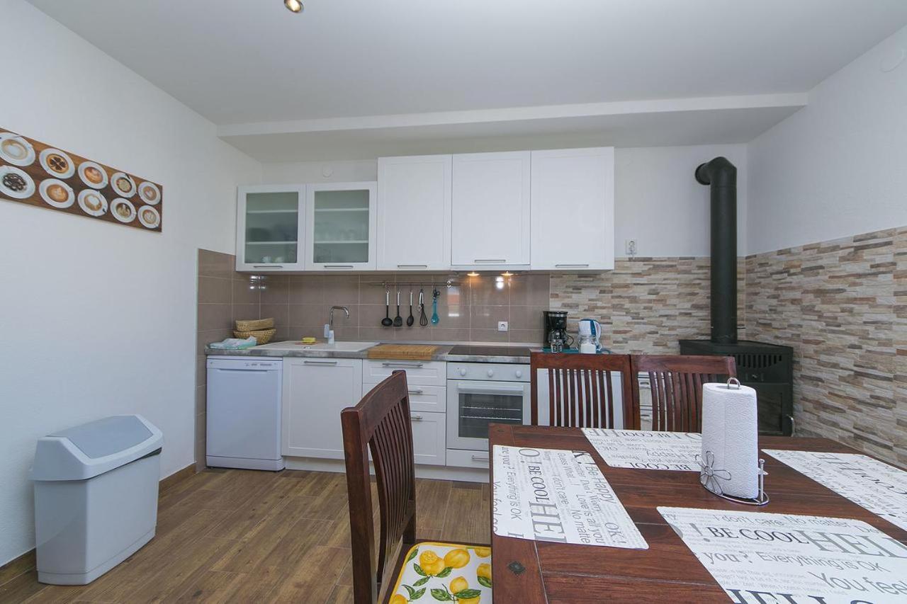 Apartments Sanja Baška Voda Zewnętrze zdjęcie