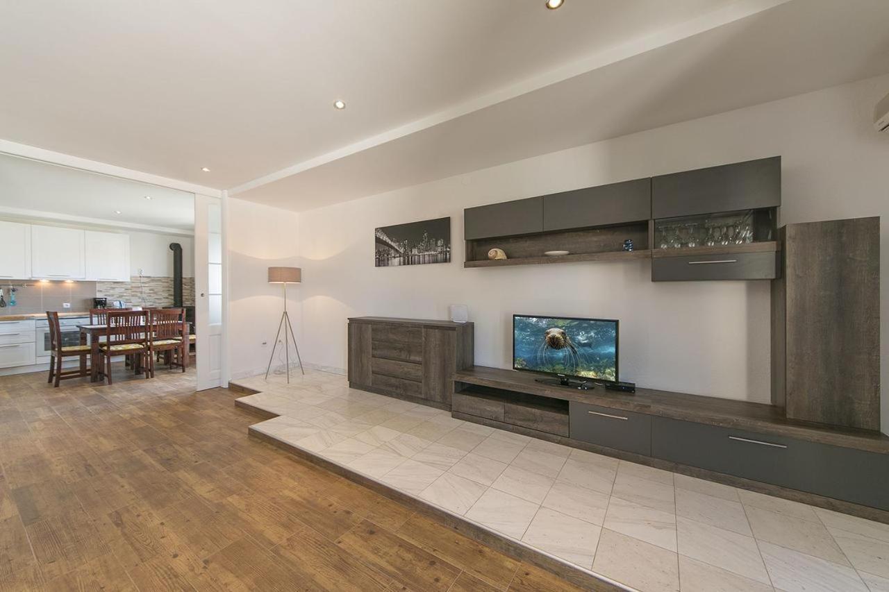 Apartments Sanja Baška Voda Zewnętrze zdjęcie